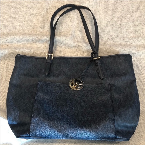 Michael Kors Handbags - Michael Kors Leather Tote Purse